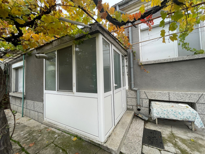 Продава КЪЩА, гр. Раднево, област Стара Загора, снимка 2 - Къщи - 52309428