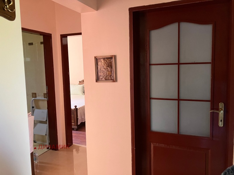 De vânzare  2 dormitoare Razgrad , Țentâr , 115 mp | 15978663 - imagine [9]