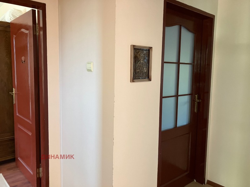 De vânzare  2 dormitoare Razgrad , Țentâr , 115 mp | 15978663 - imagine [5]