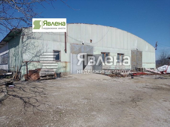 Eladó  Ipari épület régió Sofia , Litakovo , 10000 négyzetméter | 28803488