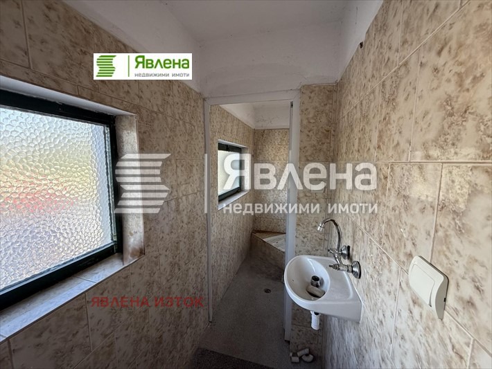 Продава ПРОМ. ПОМЕЩЕНИЕ, с. Врачеш, област София област, снимка 10 - Производствени сгради - 54479515