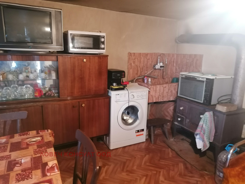 Продава КЪЩА, с. Горно Павликене, област Ловеч, снимка 3 - Къщи - 52882231