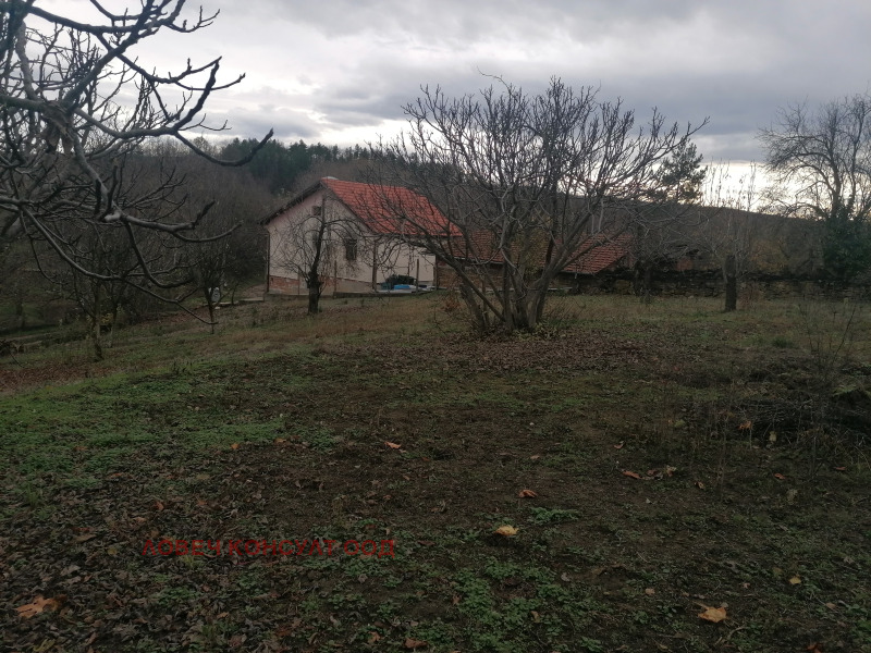 Продава КЪЩА, с. Горно Павликене, област Ловеч, снимка 11 - Къщи - 52882231