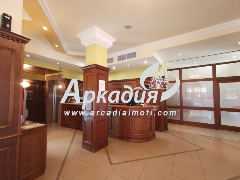 Продава  Хотел град Пловдив , Център , Младежки хълм, 1400 кв.м | 28166065 - изображение [4]