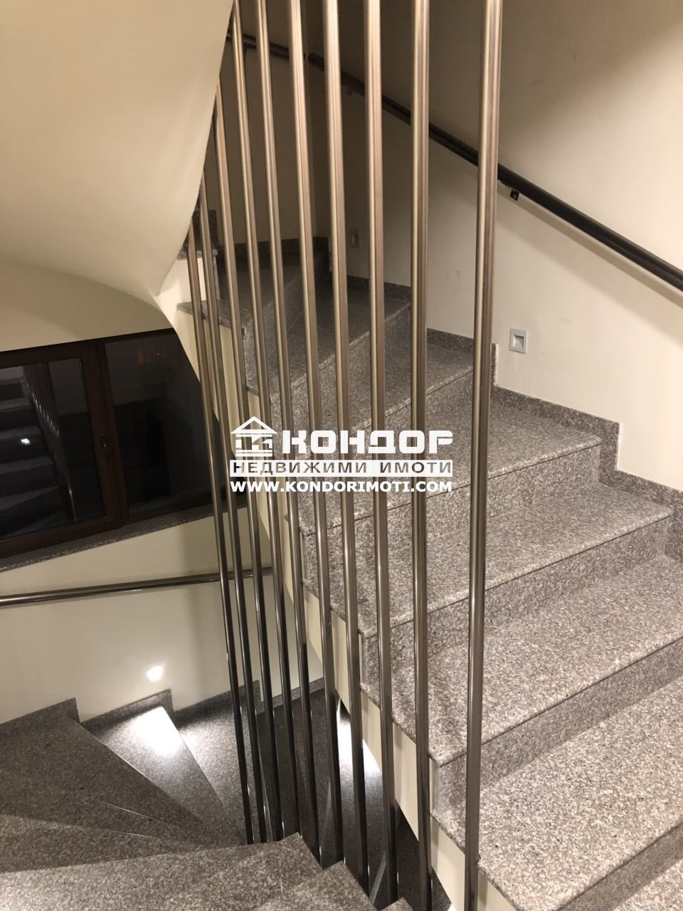 Продава 2-СТАЕН, гр. Пловдив, Въстанически, снимка 2 - Апартаменти - 49952257