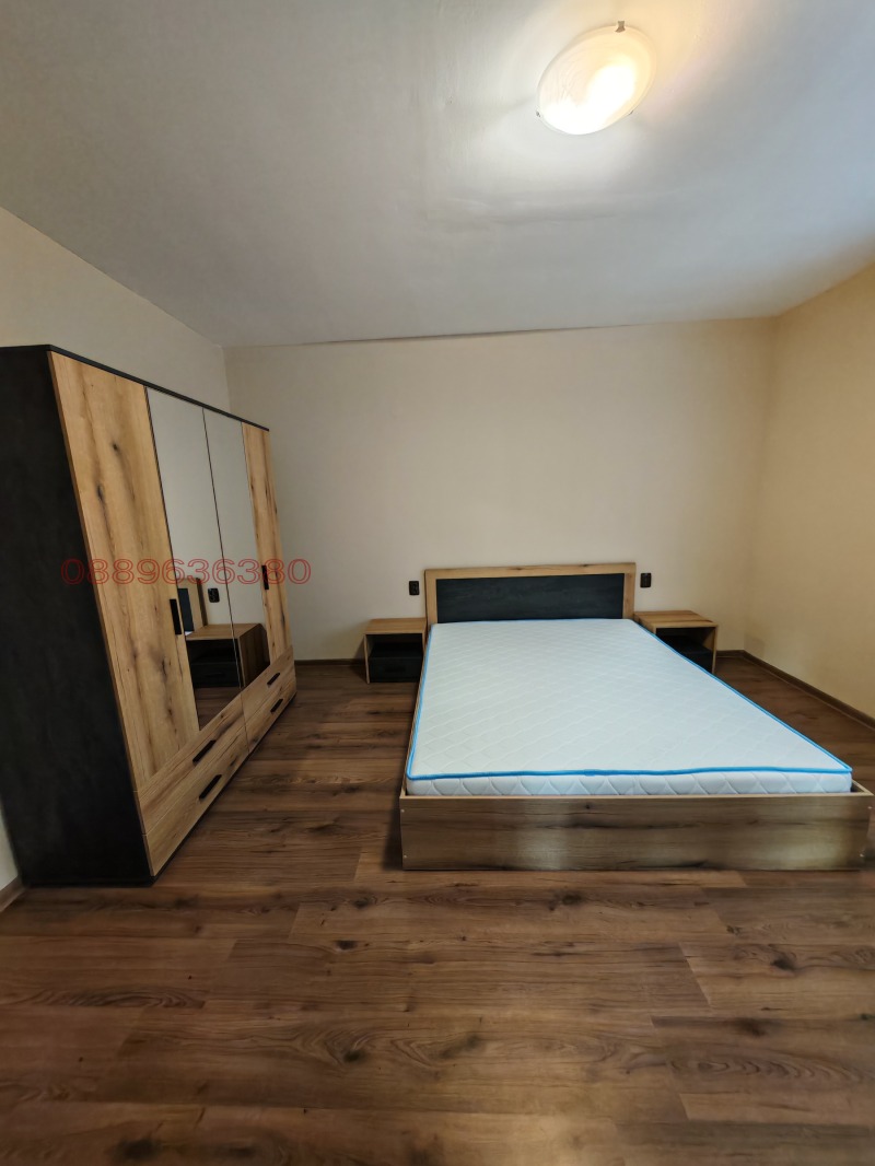 Продава ЕТАЖ ОТ КЪЩА, гр. Монтана, Широк център, снимка 3 - Етаж от къща - 52684379