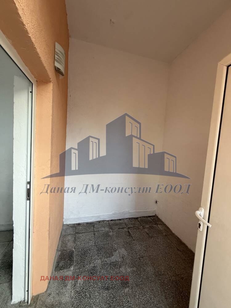 Продава ПРОМ. ПОМЕЩЕНИЕ, гр. Шумен, Промишлена зона, снимка 4 - Производствени сгради - 53183044