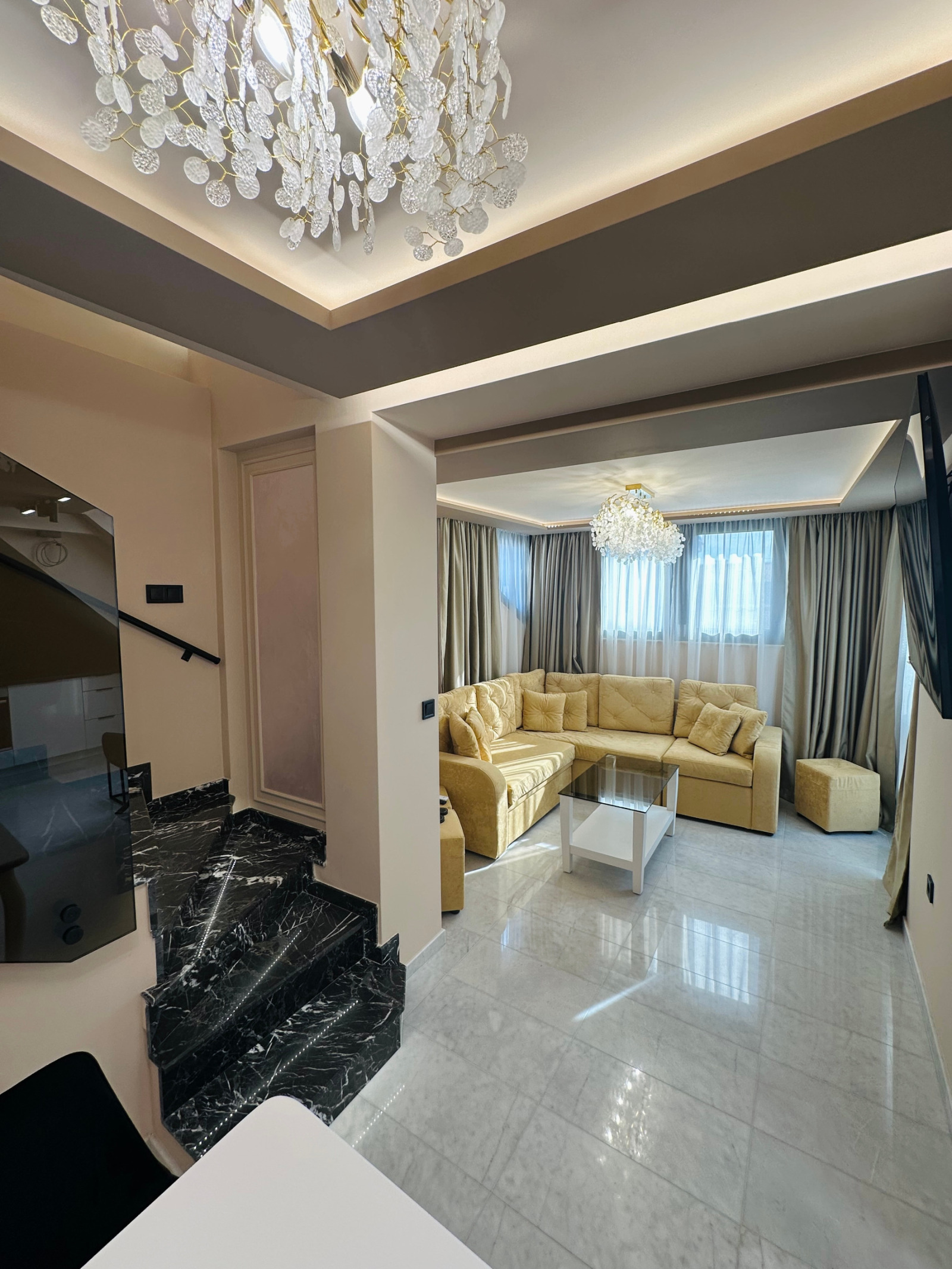 Продава 3-СТАЕН, гр. Пловдив, Център, снимка 2 - Апартаменти - 54498723