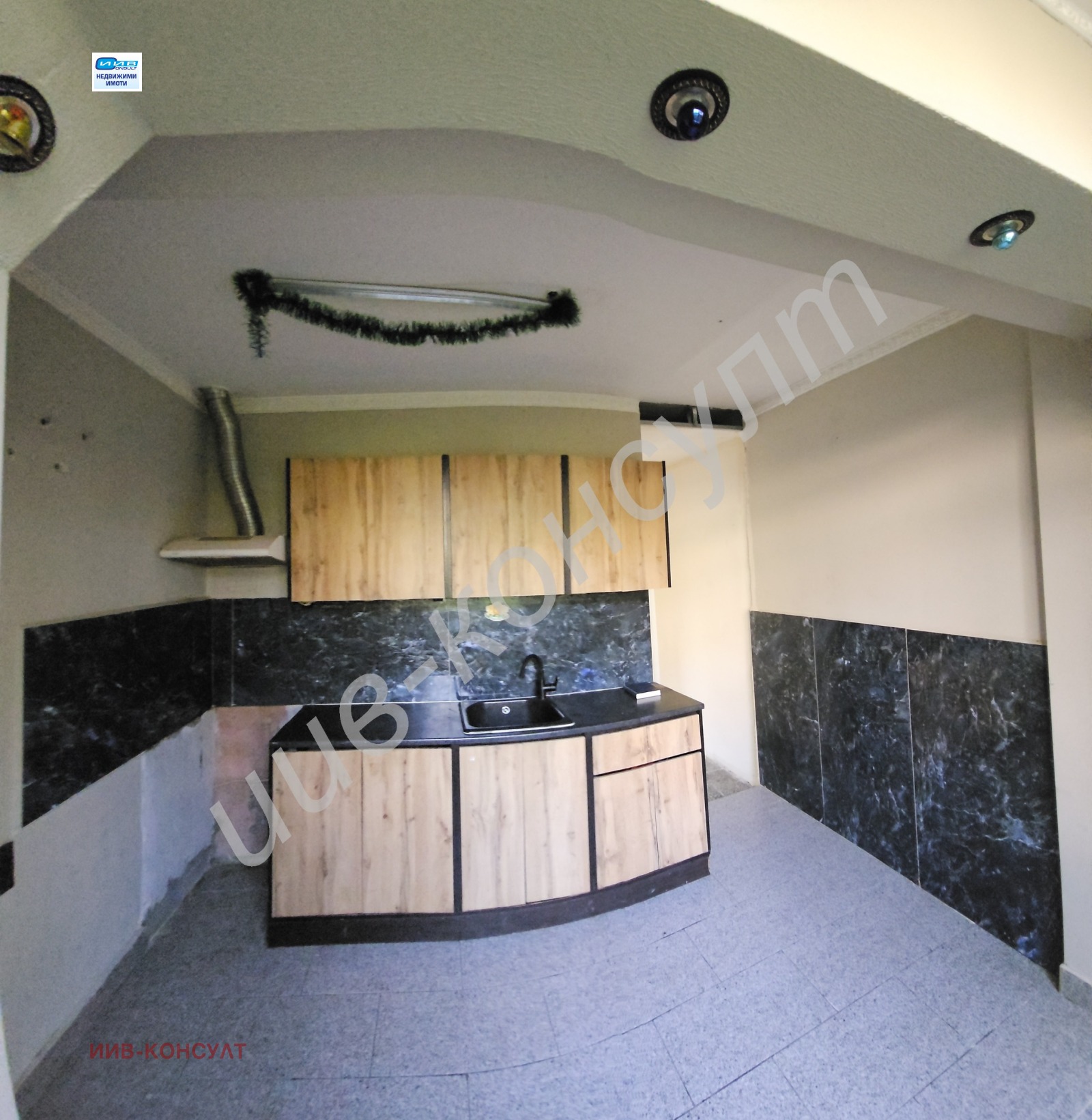 Продава 3-СТАЕН, гр. Велико Търново, Център, снимка 2 - Апартаменти - 55464588