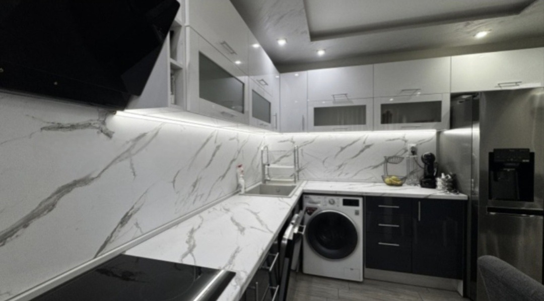 Продава КЪЩА, гр. Плевен, Широк център, снимка 2 - Къщи - 53860693