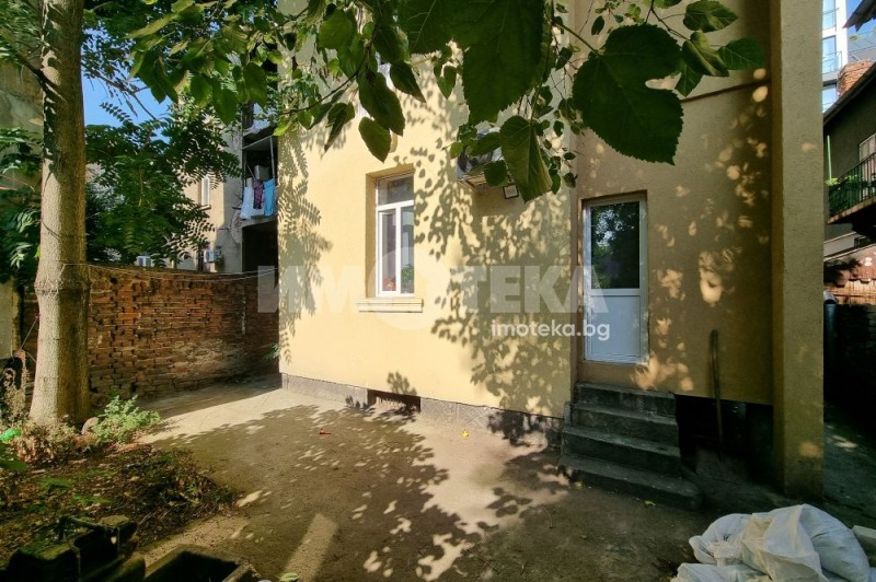 Продава КЪЩА, гр. София, Център, снимка 11 - Къщи - 51598213
