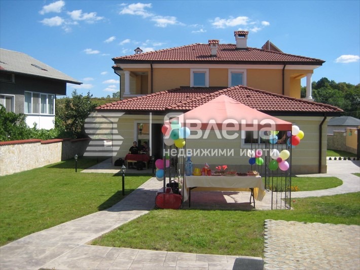 Продава КЪЩА, гр. София, гр. Банкя
