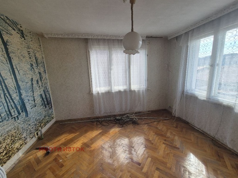 Продава  Етаж от къща град Перник , Ралица , 70 кв.м | 80099349 - изображение [5]
