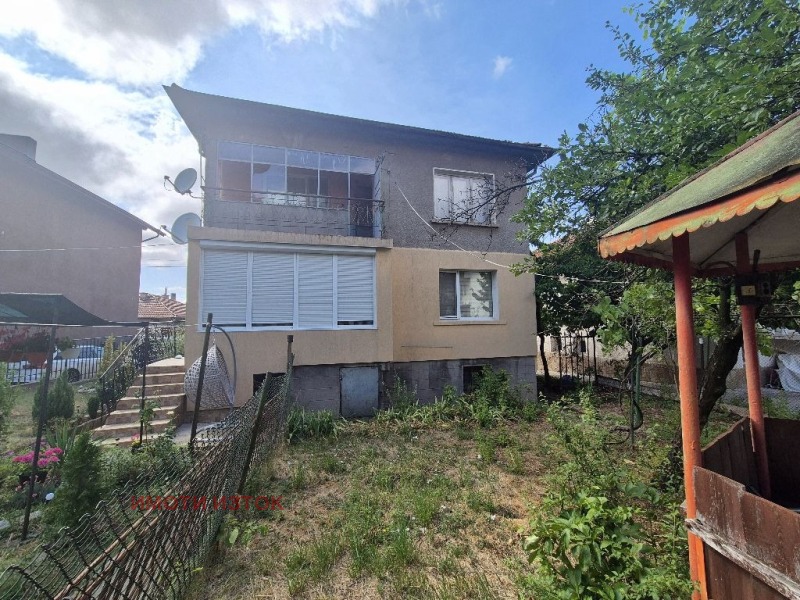 Продава  Етаж от къща град Перник , Ралица , 70 кв.м | 80099349