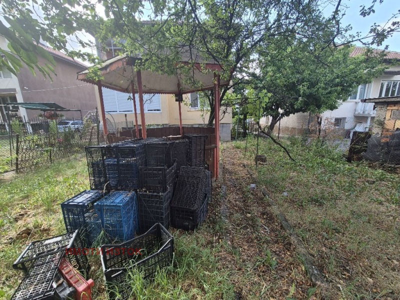 Продава  Етаж от къща град Перник , Ралица , 70 кв.м | 80099349 - изображение [4]