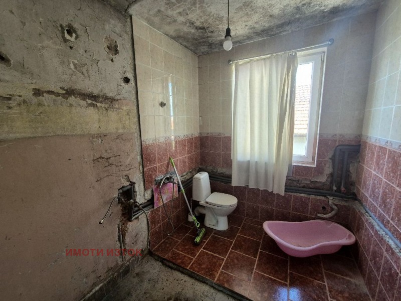 Продава  Етаж от къща град Перник , Ралица , 70 кв.м | 80099349 - изображение [6]