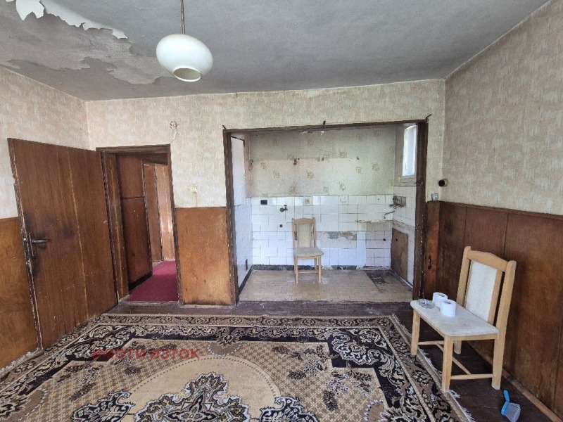 Продава  Етаж от къща град Перник , Ралица , 70 кв.м | 80099349 - изображение [8]