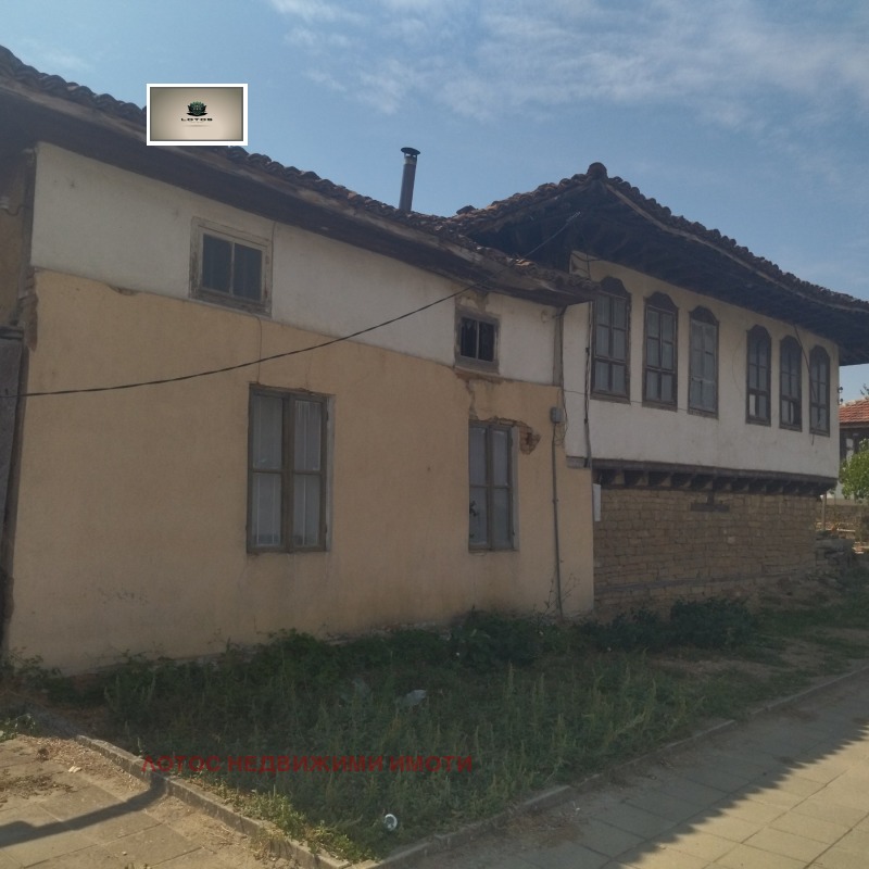 Продава КЪЩА, гр. Лясковец, област Велико Търново