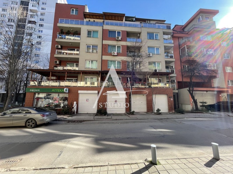 À venda  Garagem Sofia , Borovo , 22 m² | 11145790