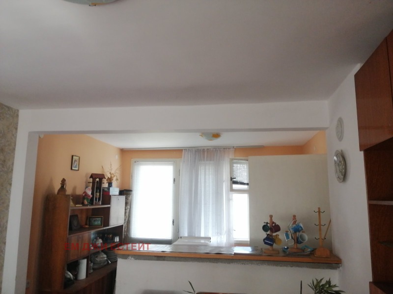 Продава КЪЩА, с. Ливада, област Бургас, снимка 8 - Къщи - 52549507