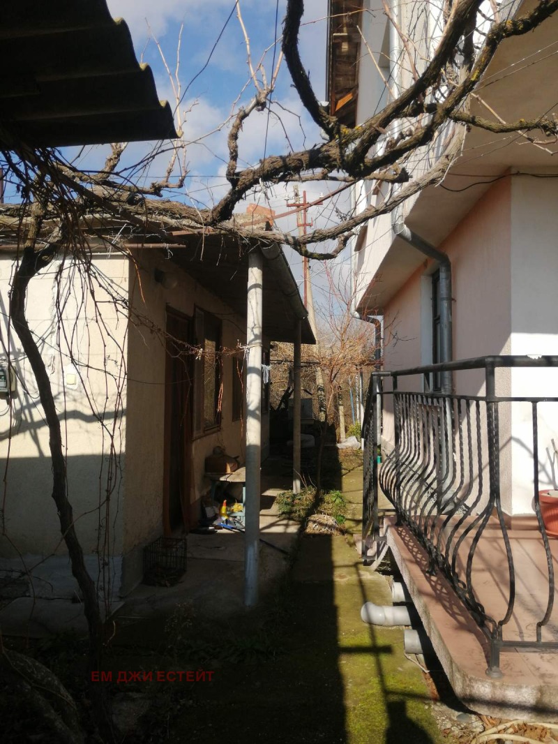 Продава КЪЩА, с. Ливада, област Бургас, снимка 4 - Къщи - 52549507