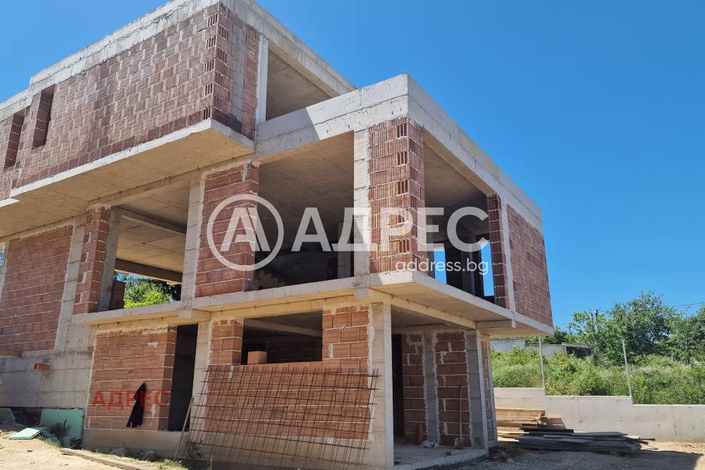 Продава КЪЩА, гр. Варна, м-т Долна Трака