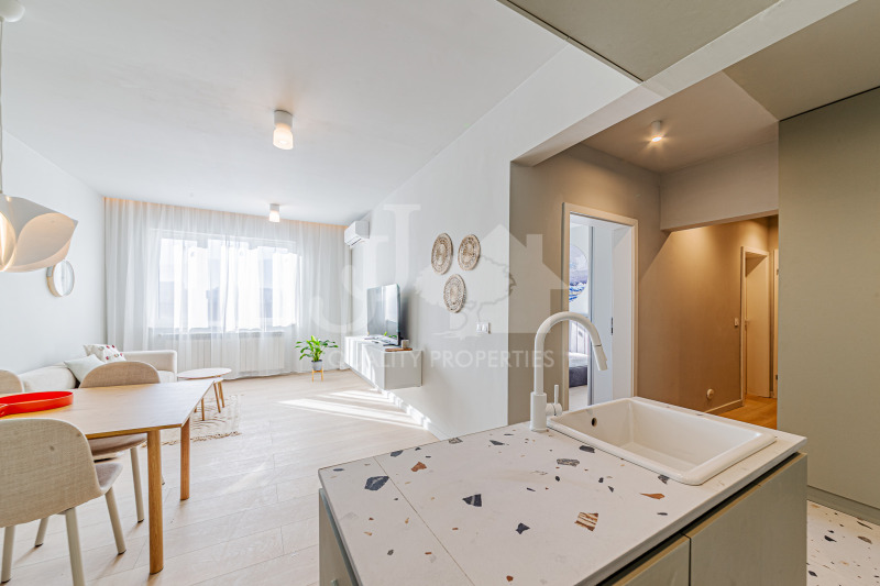 Продава 3-СТАЕН, гр. София, Център, снимка 3 - Апартаменти - 52413919