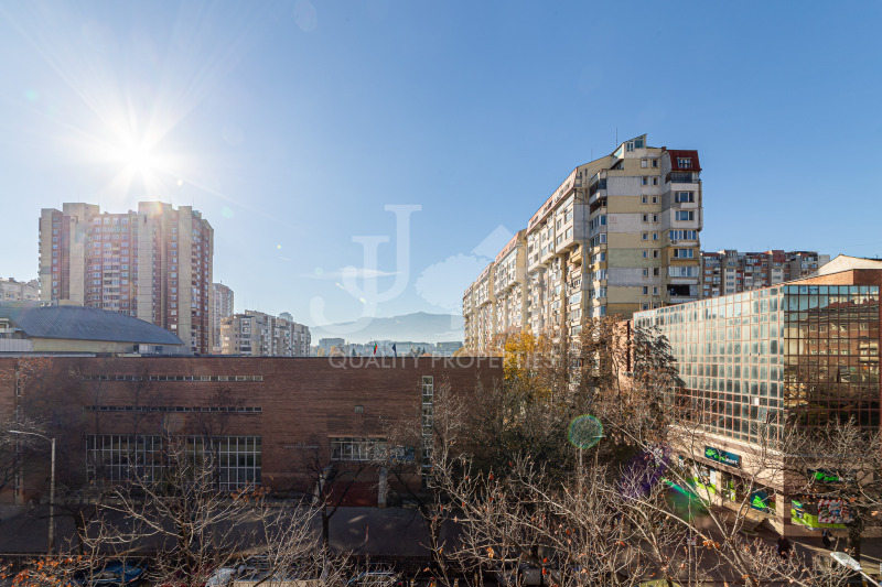 Продава 3-СТАЕН, гр. София, Център, снимка 15 - Апартаменти - 52413919