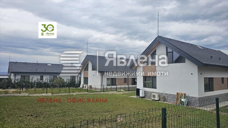 Продава КЪЩА, гр. Варна, с. Звездица, снимка 2 - Къщи - 54611690