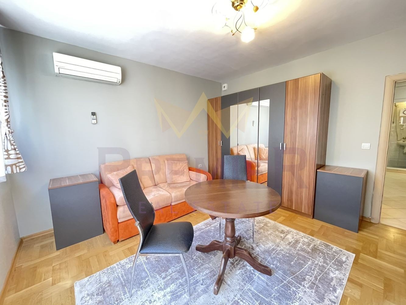 Продава 3-СТАЕН, гр. Варна, Левски 1