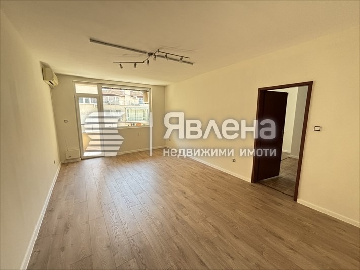 Продава 3-СТАЕН, гр. София, Хиподрума