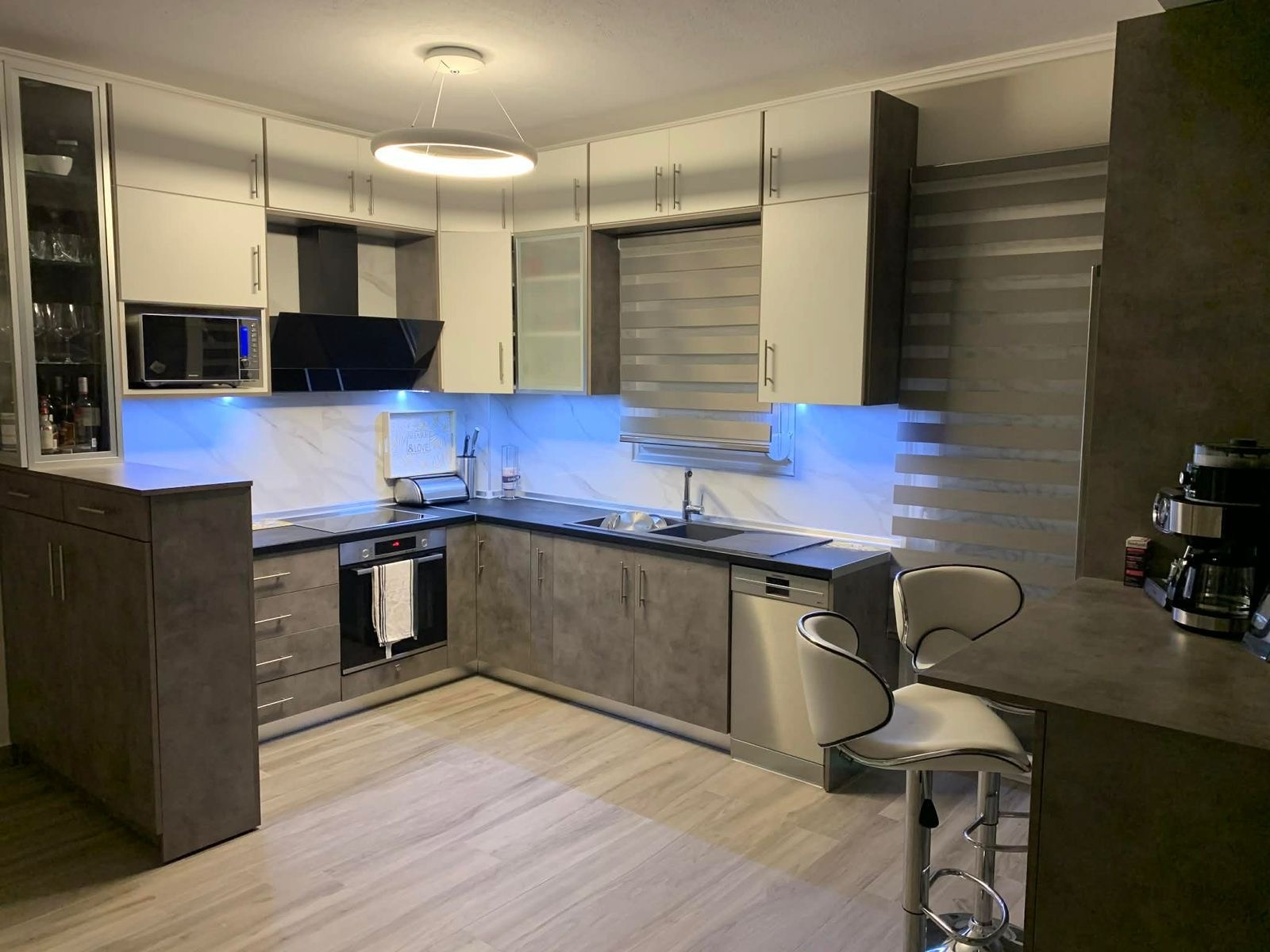 Продава 3-СТАЕН, Извън страната, област Извън страната, снимка 2 - Апартаменти - 54897323