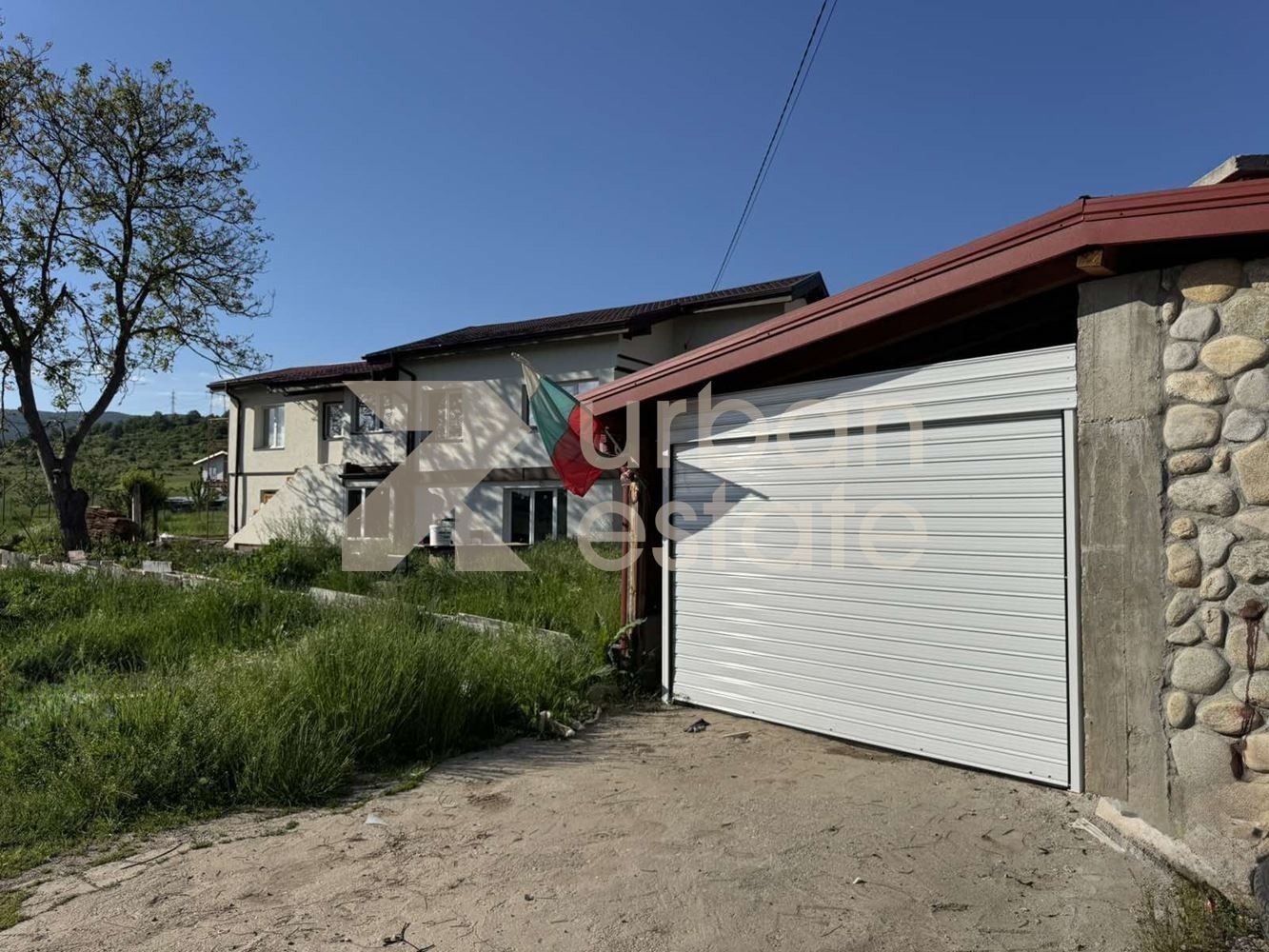 Продава КЪЩА, с. Саранци, област София област