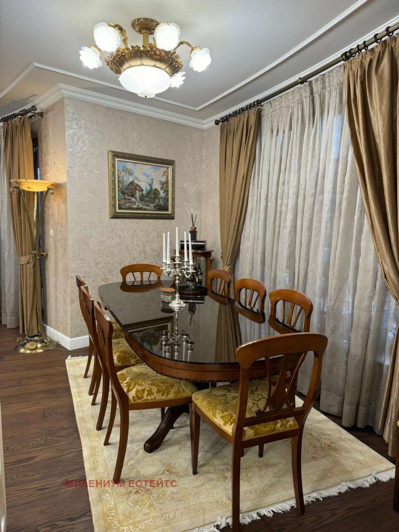 Продава МНОГОСТАЕН, гр. София, Изток, снимка 2 - Aпартаменти - 48441994