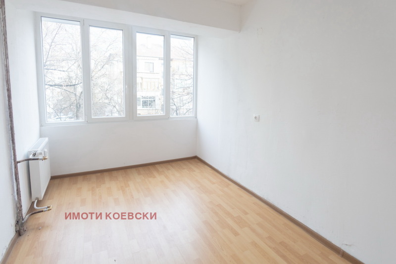 Продава МНОГОСТАЕН, гр. София, Медицинска академия, снимка 6 - Aпартаменти - 48813481