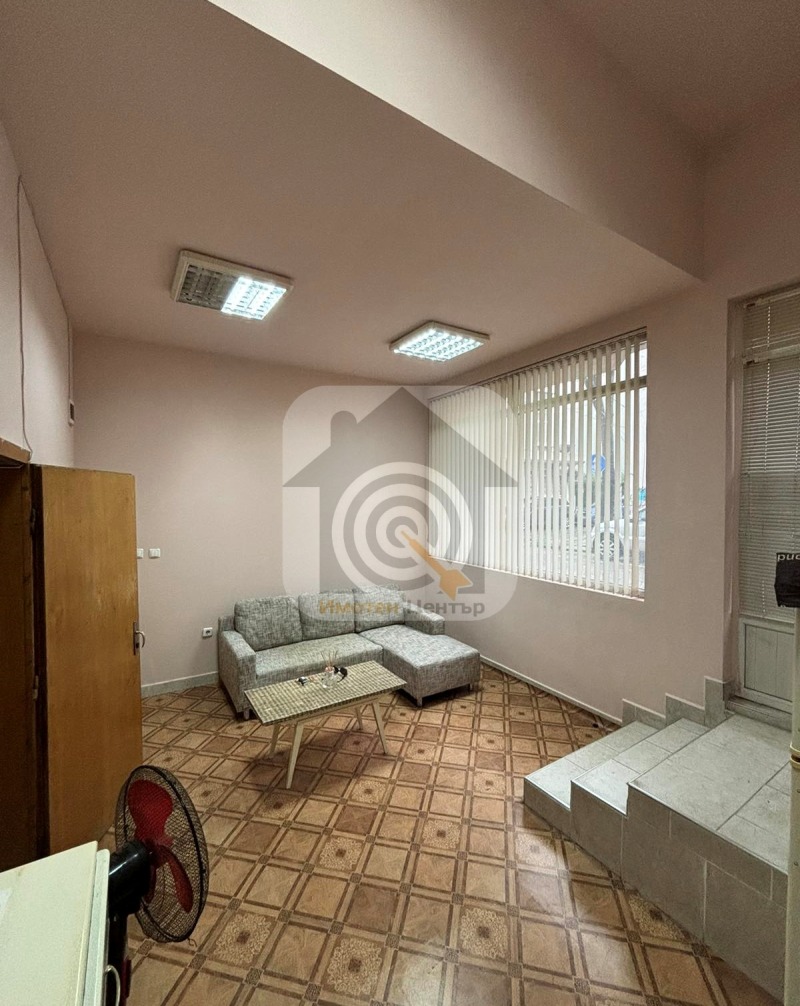 In vendita  Negozio Sofia , Tsentar , 28 mq | 74068458 - Immagine [2]