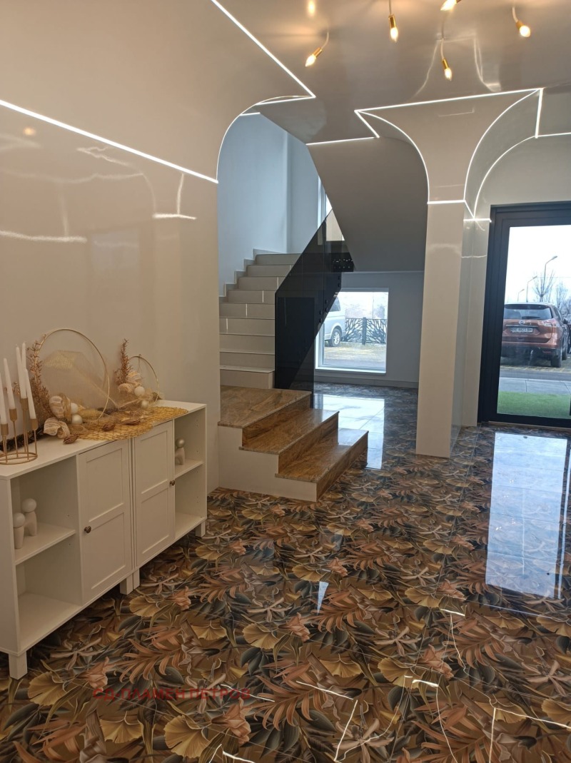 Продава  3-стаен град Шумен , Боян Българанов 1 , 78 кв.м | 31186235 - изображение [2]