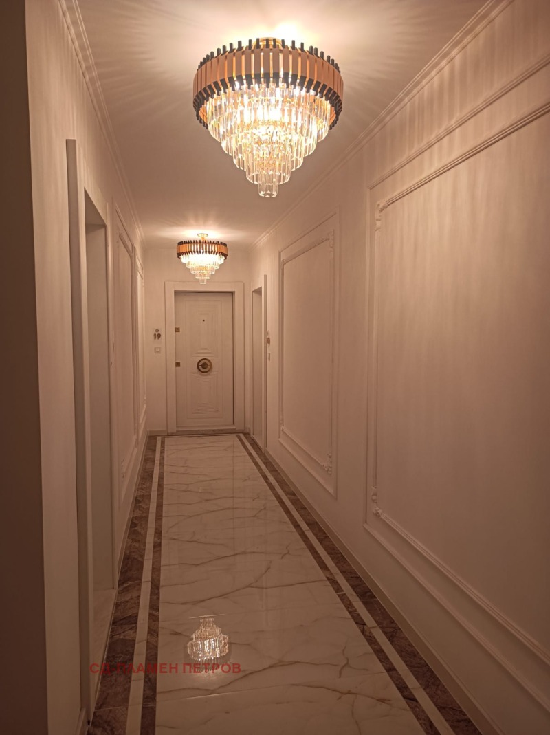 Продава  3-стаен град Шумен , Боян Българанов 1 , 78 кв.м | 31186235