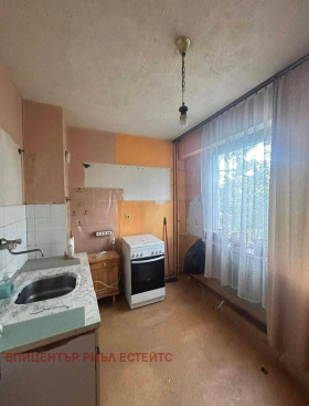 1 Schlafzimmer Tewa, Pernik 5