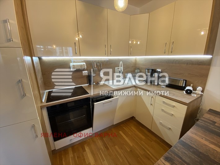 À venda  1 quarto Varna , k.k. Sv.Sv. Konstantin i Elena , 77 m² | 42996270 - imagem [4]
