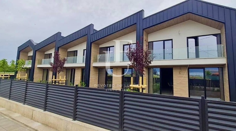 Продава  Къща област София , с. Равно поле , 213 кв.м | 15254905