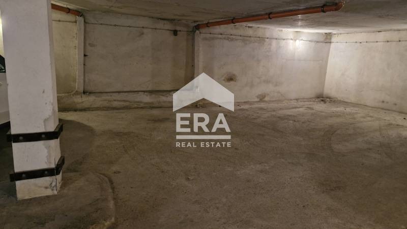 Продава ГАРАЖ, ПАРКОМЯСТО, гр. Варна, Център, снимка 5 - Гаражи и паркоместа - 54068064