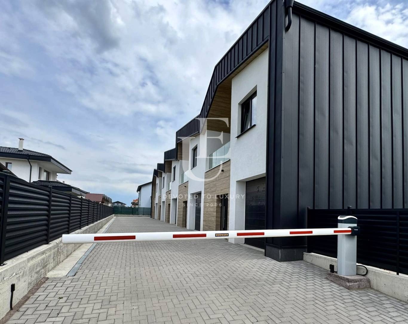 Продава КЪЩА, с. Равно поле, област София област, снимка 2 - Къщи - 51522967