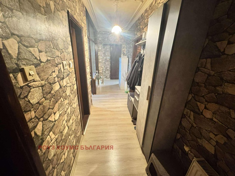 Продава  4-стаен град Пловдив , Изгрев , 98 кв.м | 36100780 - изображение [13]