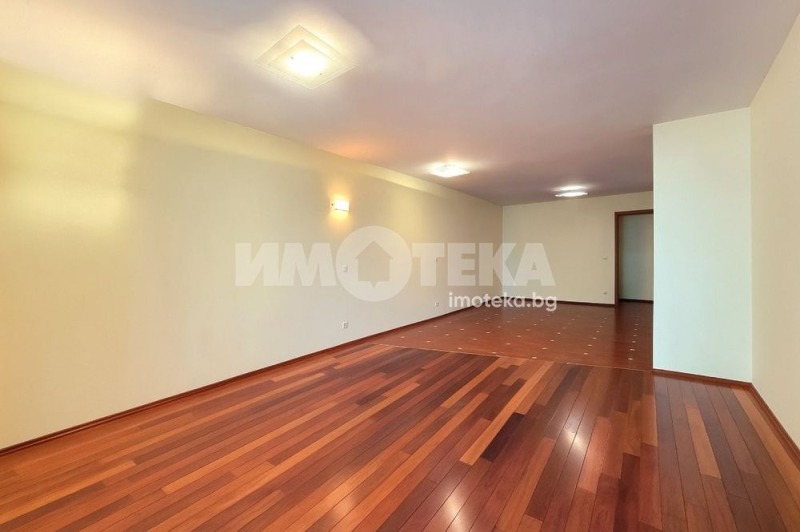 Продава МНОГОСТАЕН, гр. София, Лагера