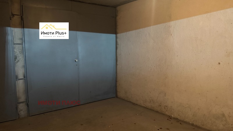 Продава ГАРАЖ, ПАРКОМЯСТО, гр. София, Център