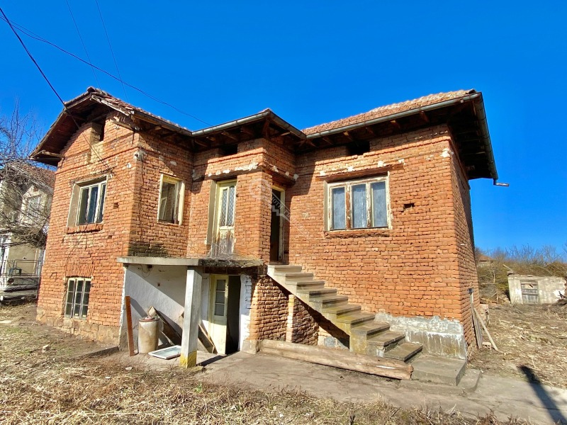 Продава КЪЩА, с. Козловец, област Велико Търново, снимка 1 - Къщи - 43475161