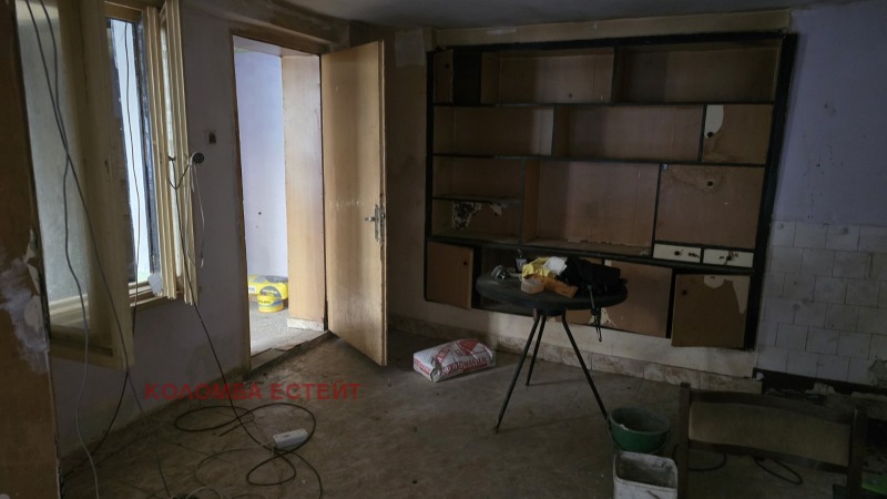 Продава КЪЩА, гр. Плевен, Идеален център, снимка 2 - Къщи - 52148579