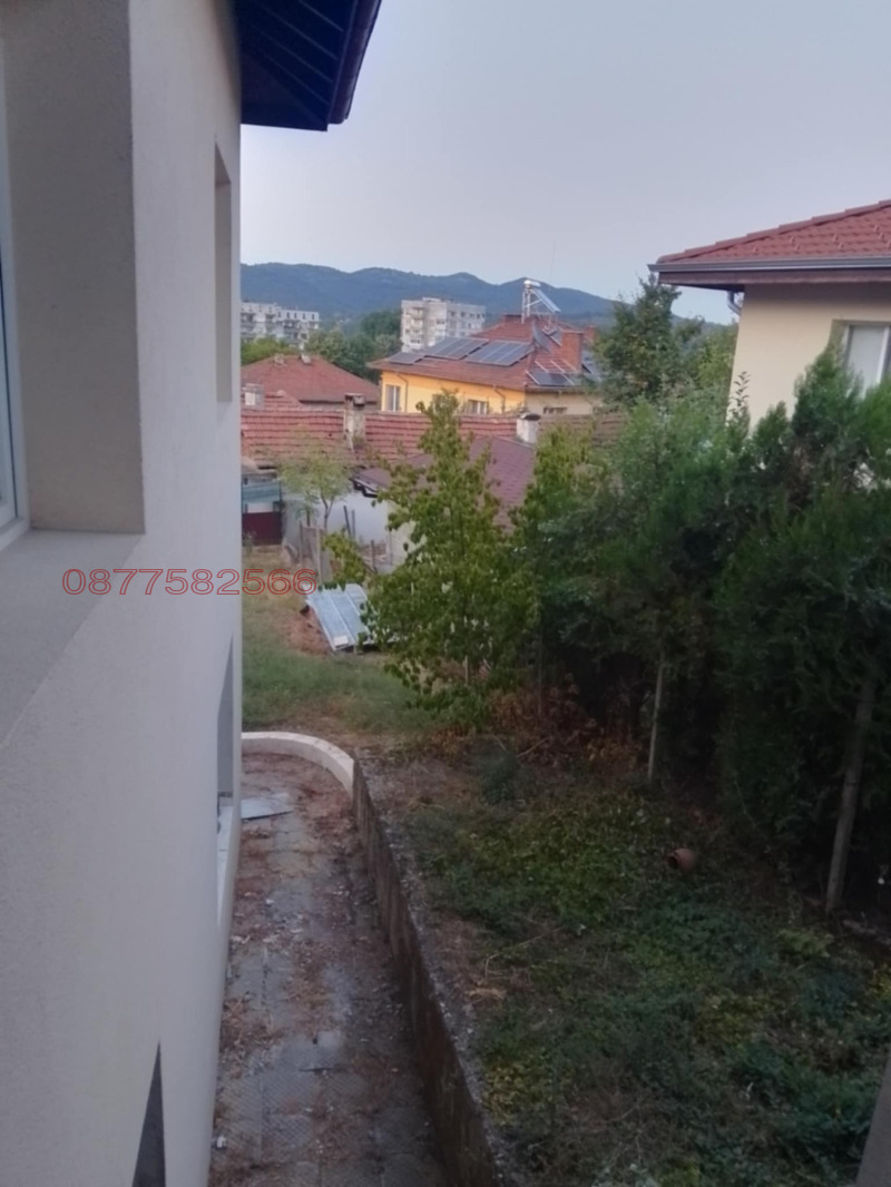 Продава КЪЩА, гр. Троян, област Ловеч, снимка 2 - Къщи - 52779227