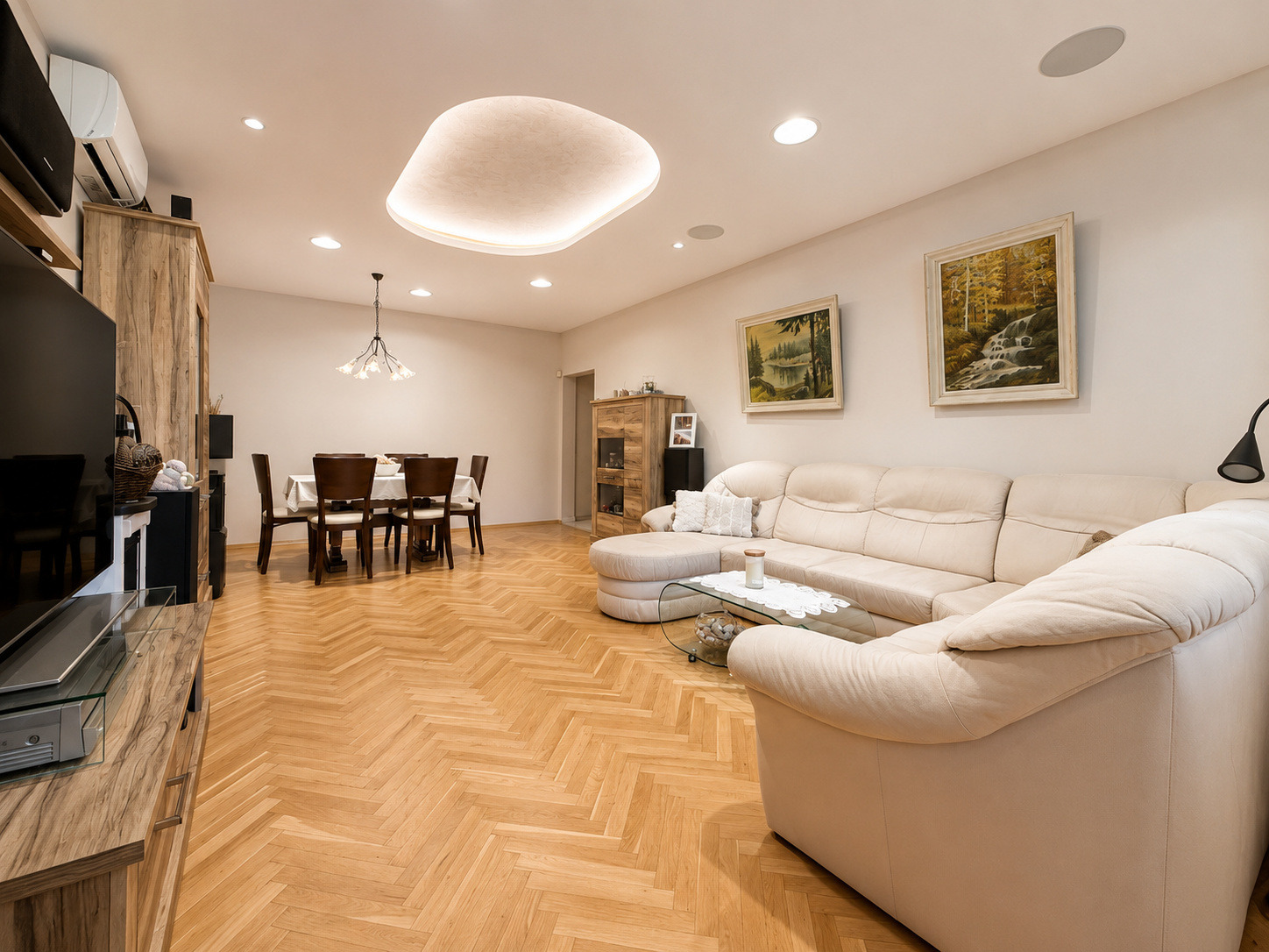 Продава 4-СТАЕН, гр. София, Изток, снимка 2 - Апартаменти - 55594007